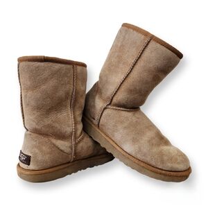 UGG Classic Short II Womens Size 7 Chestnut Leather Suede Sheepskin Lined Boots